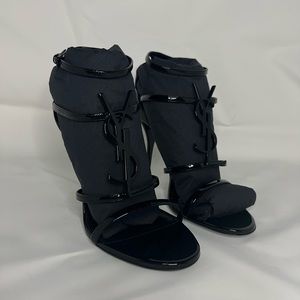 Saint Laurent Cassandra Sandals In Patent Leather With Black Monogram